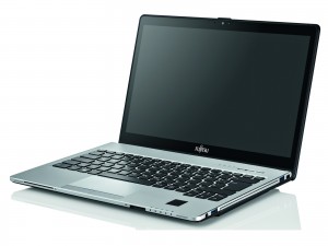 4zu3_Fujitsu_Lifebook_S935 - Blog komputerowy Model o którym mowa przeznaczony jest głównie do pracy w biznesie, gdyż Fujitsu LifeBook S935 jest niezwykle wydajny